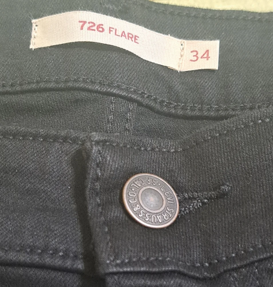 Levi's Women's 726 High-Rise Flare  Stretch  Denim Jeans Black 34 X 32 NWT - Picture 10 of 15